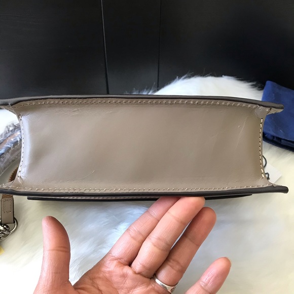 Dooney & Bourke - Picture 4 of 10